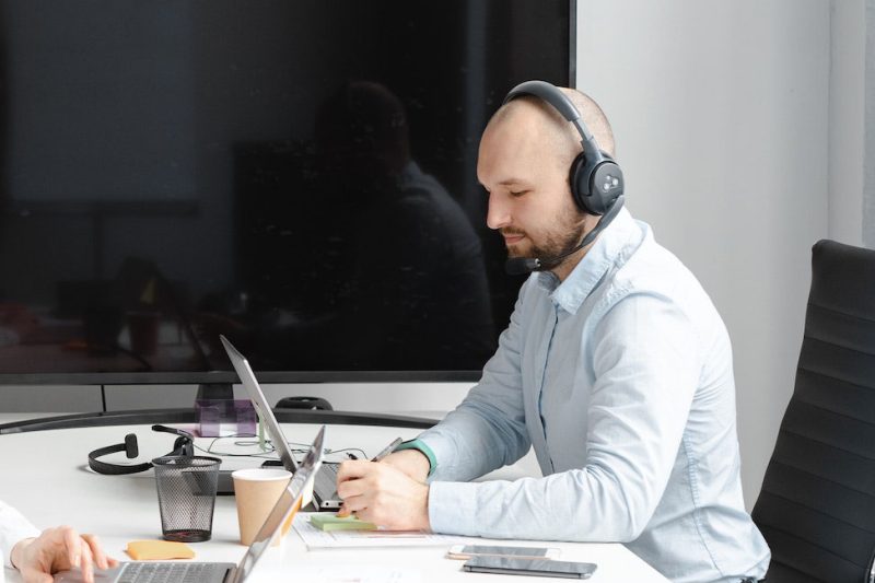 pexels-mikhail-nilov-7682088(1)